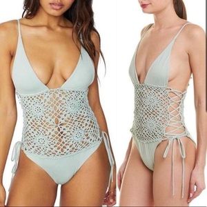 Frankie’s bikinis Lilah one piece size small